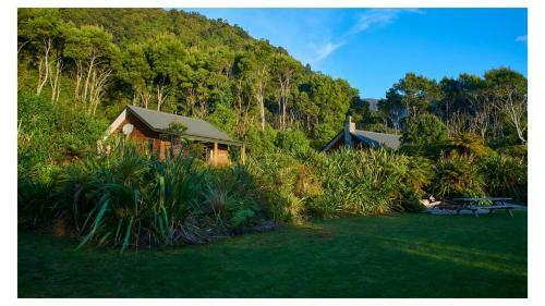 Paparoa Beach Hideaway With Hot Tub