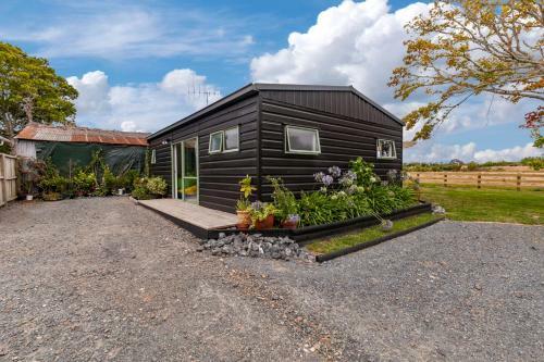 Ten 37 - Matakana Holiday Home