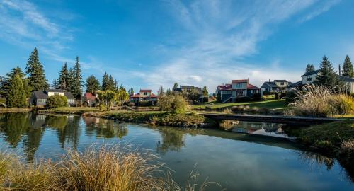 *** Lake Villa 459 ***