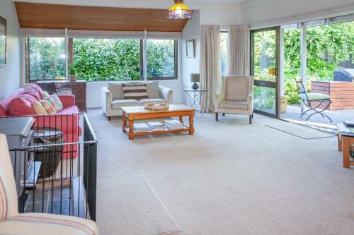 Charming On Cheltenham - Hanmer Springs Holiday Home