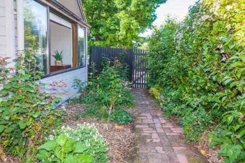 Charming On Cheltenham - Hanmer Springs Holiday Home