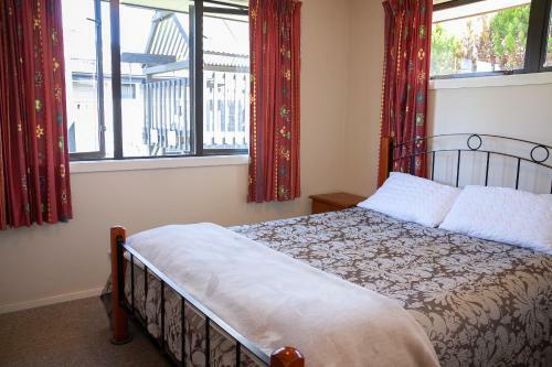 Noble No 6 - Hanmer Springs Holiday Home