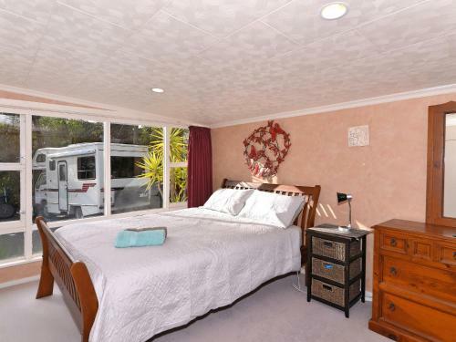 Mahakipawa Hideaway - Marlborough Sounds Holiday Home
