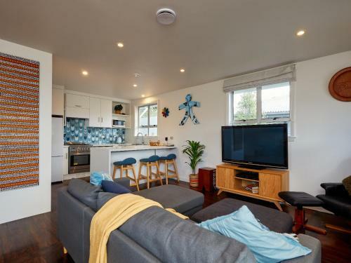 Bayview Blue - Kaikoura Holiday Home