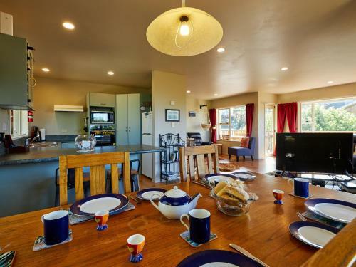 Protea House - Kaikoura Holiday Home
