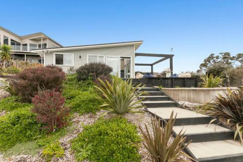Relax - Leigh Holiday Home