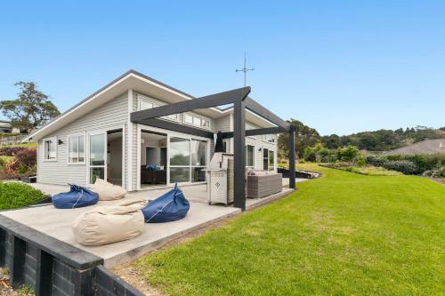 Relax - Leigh Holiday Home