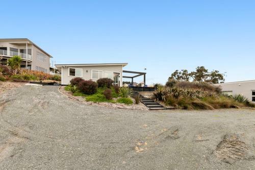 Relax - Leigh Holiday Home
