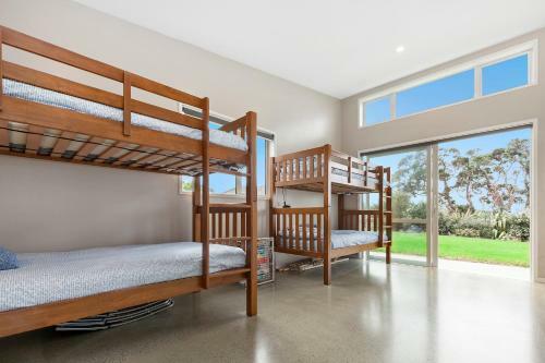 Relax - Leigh Holiday Home
