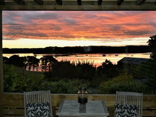 The Black Box Studio - Scotts Landing Holiday Studio