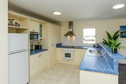 Breakwater Apartment Five - Napier Holiday Home