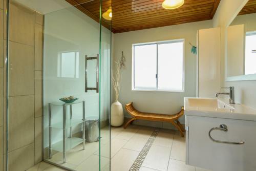 Westshore Beachfront - Napier Holiday Home