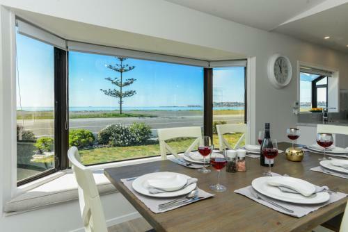 The Esplanade 98 - Westshore Holiday Home
