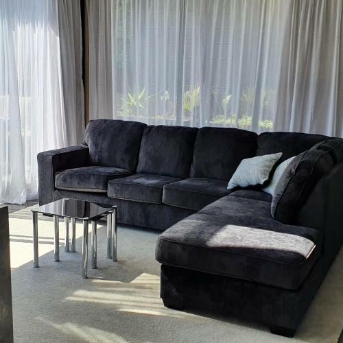 Irresisitible Innercity Townhouse