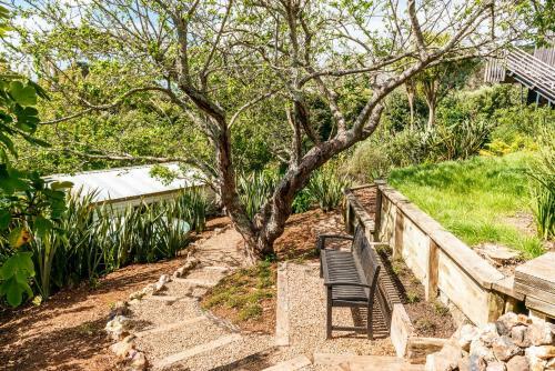 Alison's Place - Onetangi Holiday Home