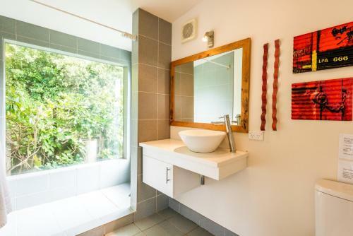 Alison's Place - Onetangi Holiday Home
