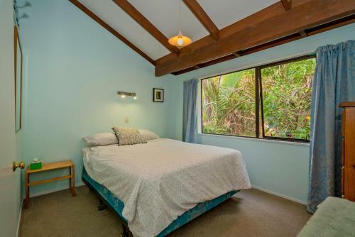 Bluebird Bach - Onemana Holiday Home