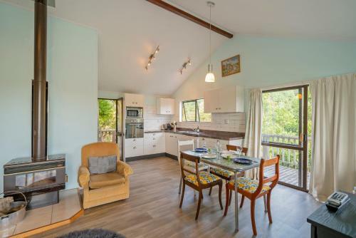 Bluebird Bach - Onemana Holiday Home