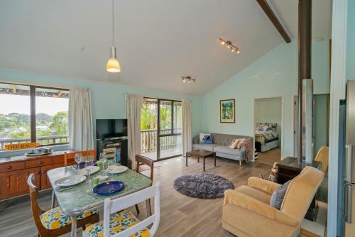Bluebird Bach - Onemana Holiday Home