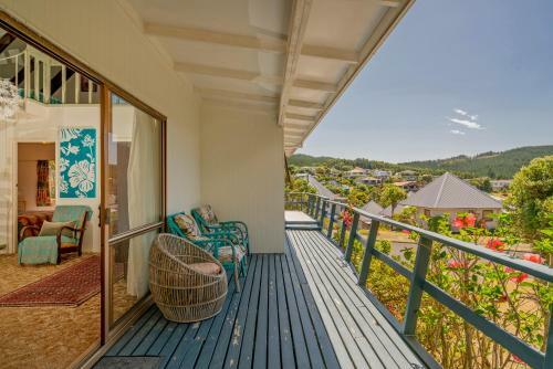 Sunshine Grove Retreat - Onemana Holiday Home
