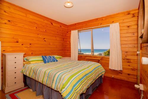 The Captain's Lookout - Onemana Holiday Home