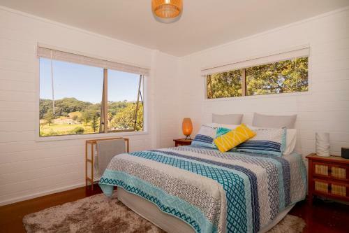 The Captain's Lookout - Onemana Holiday Home