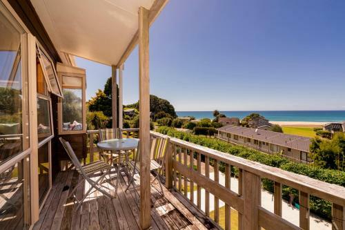 The Captain's Lookout - Onemana Holiday Home