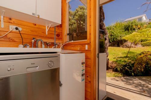 The Captain's Lookout - Onemana Holiday Home