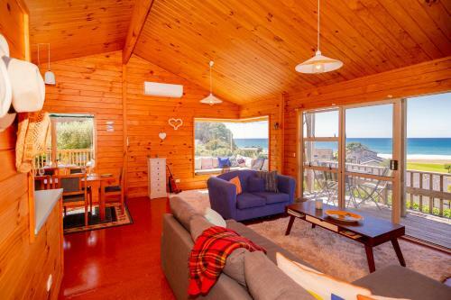 The Captain's Lookout - Onemana Holiday Home
