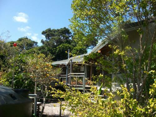 Bush Beach Delight - Onetangi Holiday Home