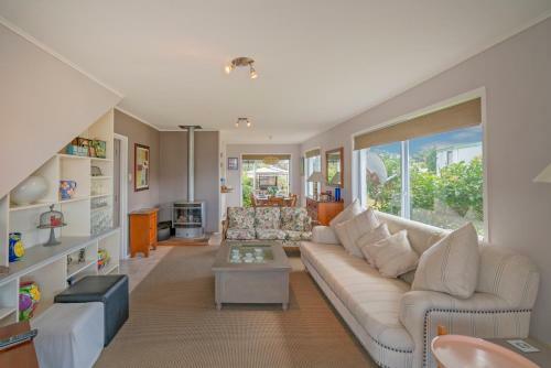 Bellrose - Pauanui Downstairs Holiday Unit