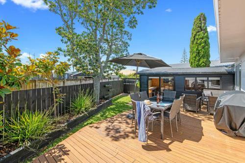 Papamoa Beach Pad - Papamoa Holiday Home
