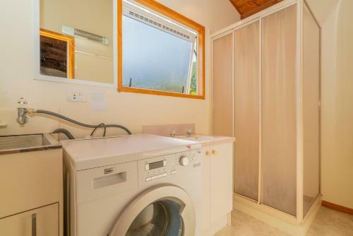 Twin Harbour Hub - Pauanui Holiday Home