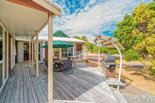 Twin Harbour Hub - Pauanui Holiday Home