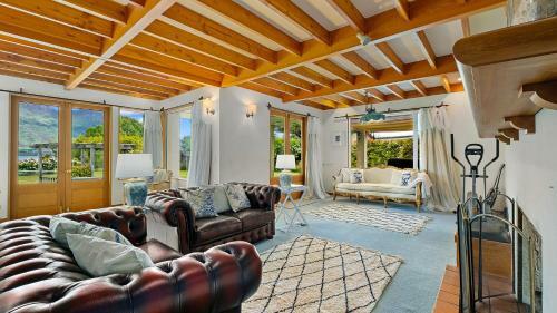 Right On The Lake - Wanaka Holiday Home