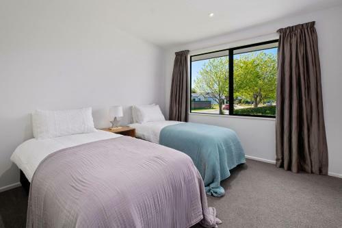 Roys Bay Lodge - Wanaka Holiday Home
