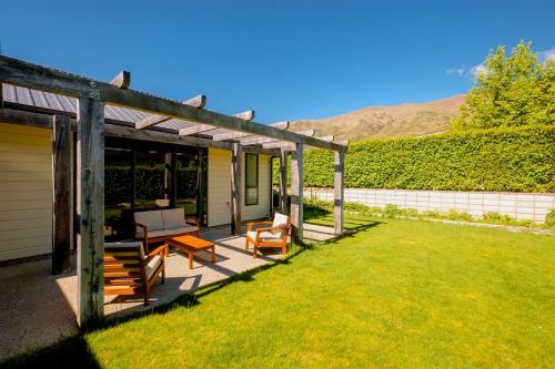 Roys Bay Lodge - Wanaka Holiday Home