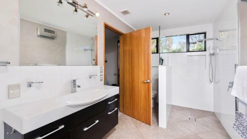 Cherry Lodge - Wanaka Holiday Home