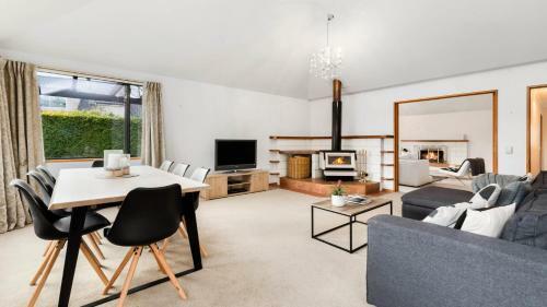 Cherry Lodge - Wanaka Holiday Home