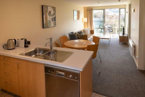 Central Luxury Apartment 205