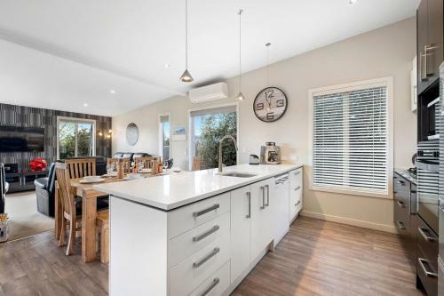 Wanaka Haven - Wanaka Holiday Home