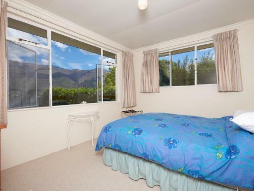 Lakeside Serenity - Wanaka Holiday Home