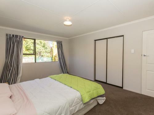 Kowhai Cottage - Wanaka Holiday Home
