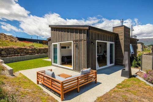 Kirimoko Retreat - Wanaka Holiday Home
