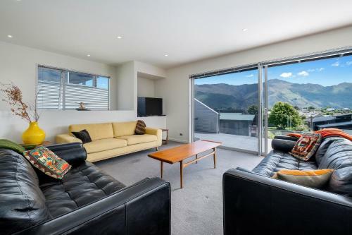 Alpine Attitude - Wanaka Holiday Home