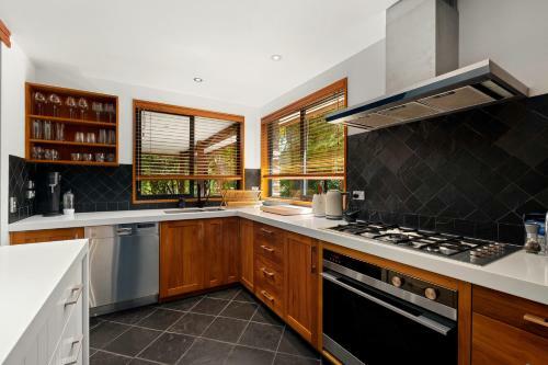 Alpine Lodge - Wanaka Holiday Home