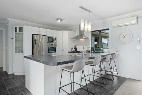 Haven On Hunt - Albert Town Holiday Home