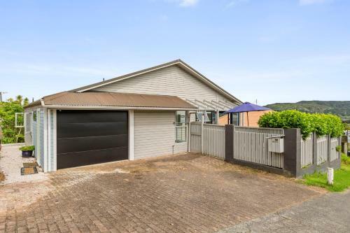 Bowview - Raglan Holiday Home