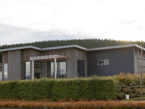 Wanaka Views - Wanaka Holiday Home