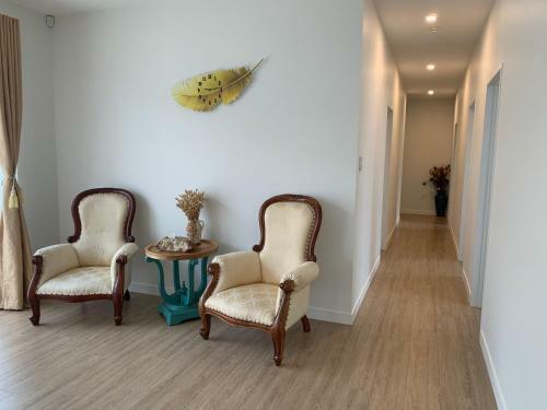 Silverdale Green Valley Holiday House